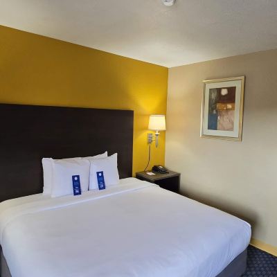 King Room With Walk-in Shower-Non-Smoking Motel One Promo Code