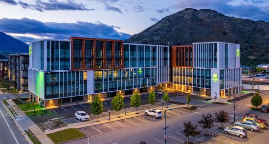Holiday Inn QUEENSTOWN REMARKABLES PARK by IHG