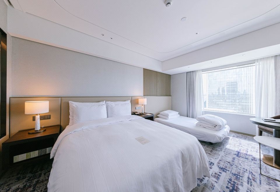 Lotte Hotel World GangnamDeluxe Double with Sofa Bed
