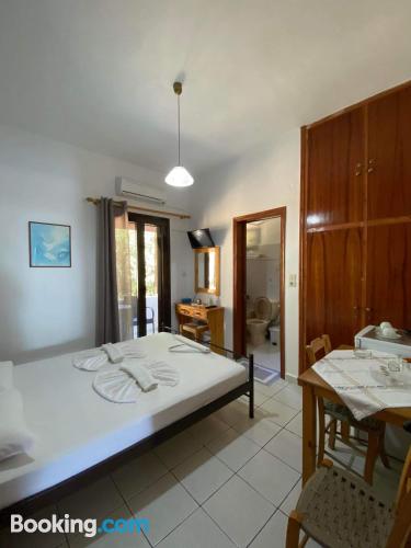 带山景的双人间