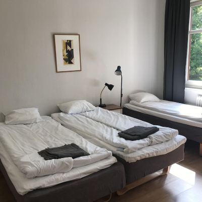 Triple Room, Shared Bathroom (Slottet)