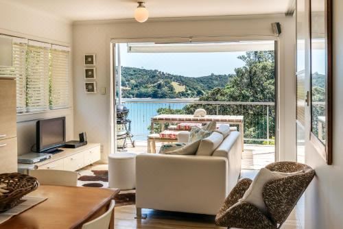 Bach on Burrell One-Bedroom House