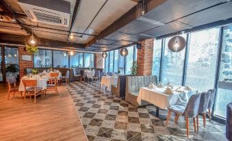 New Wave Hotel - Housity
