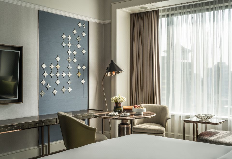 Four Seasons Hotel SingaporeClub Room 1 King City View