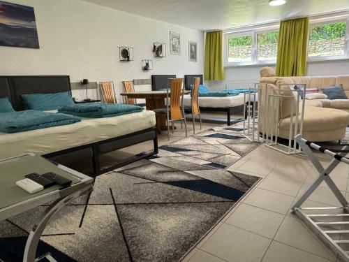 四人间共用浴室