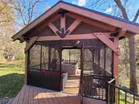 Romantic Get-a-Way!! 1954 Rail Road Caboose!! Relaxing Hot Tub! Hotels in Freeman