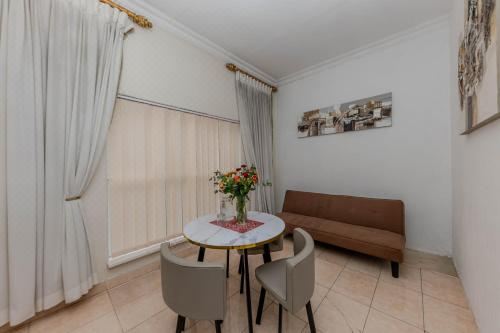 带露台的高级双人间或双床间