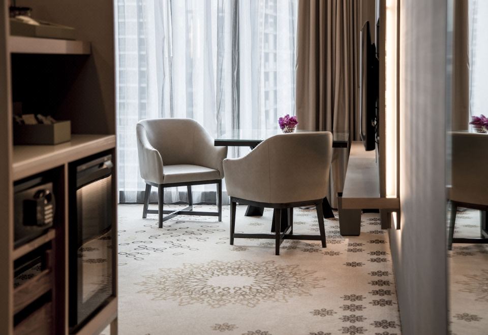 Hyatt Regency Bangkok Sukhumvit1 King Bed City View