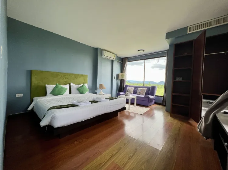 ห้องซูพีเรียร์ เตียงใหญ่ 1 เตียง