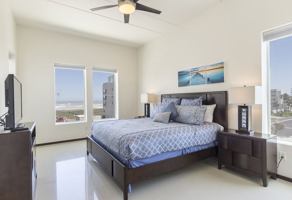 海景阳台和雅致热水浴缸-迷人海岸休闲房