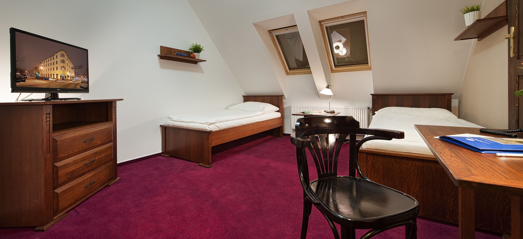 华丽双床房， 微波炉， 行政层