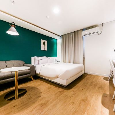 Deluxe Room Hotel Box Promo Code