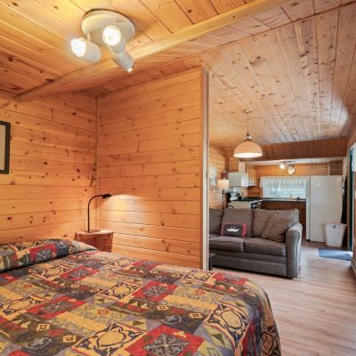 Family Suite, 2 Bedrooms, Courtyard Area Crater Lake Resort Promo Code