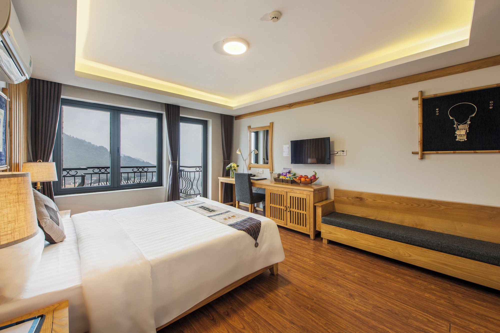 山景豪华双人床房