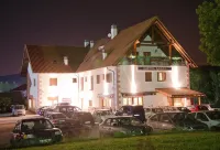Hostal y Albergue Haizea - Hostel Hotels in 