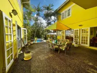 Luxury 5-Bed Villa in Tobago the Big Yellow House Hotel a 