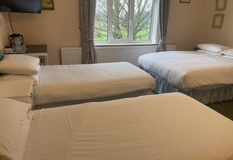 豪华四人房， 独立浴室