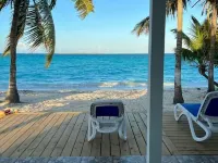 Two bedroom two bathroom beach house located 10 steps from the beach Hotels in Steventon
