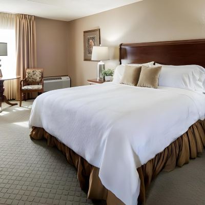 Superior King Room Grand Gateway Hotel Promo Code