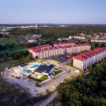 Grand Crowne Resort