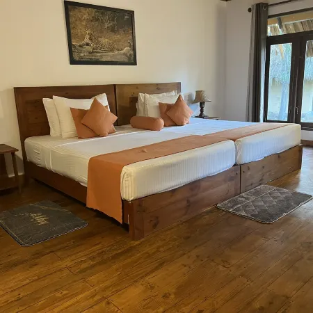 Saffron Lake Yala