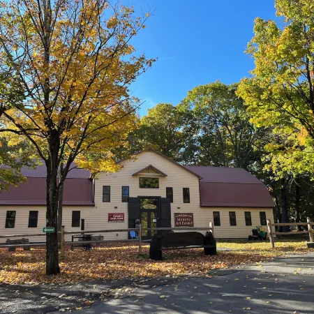 The Old Catskill Game Farm Inn Отели в г. Катскилл