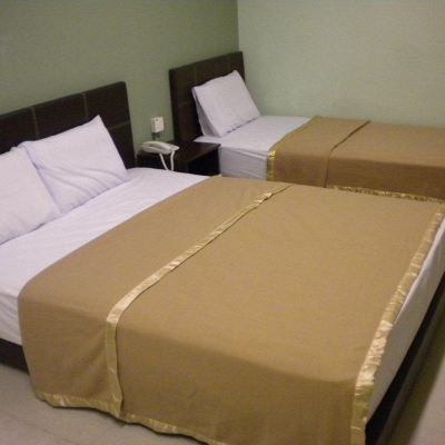 Bilik Berempat Keluarga Kupon Bbp Hotel