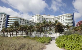 Seacoast Suites on Miami Beach