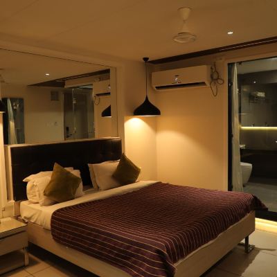 Standard Room Hotel K C Palace Promo Code