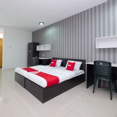 Deluxe Twin Room OYO 90054 Summer Inn Promo Code