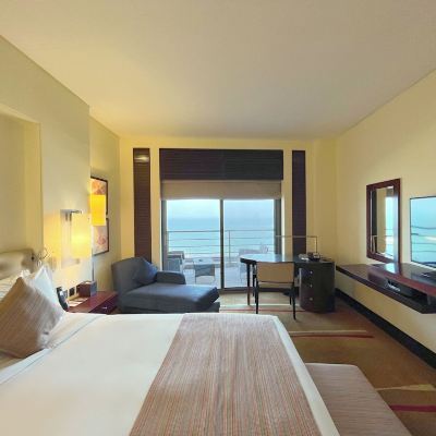 Luxury Queen Room with Sea View Balcony Non smoking