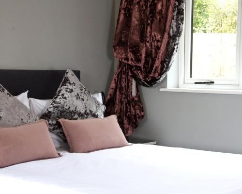 豪华特大床一室房