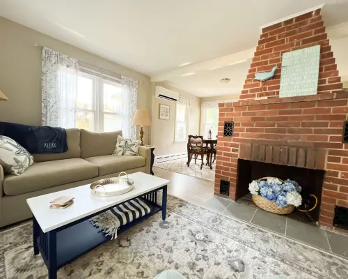 2BED GUESTHOUSE WITH PRIVATE BEACH ACCESS Hotels in Niantic