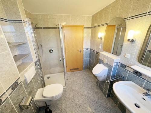 带阳台的两卧室公寓