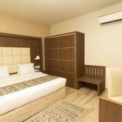 Executive Studio Suite, 1 Bedroom, City View SAN MARINO HOTEL Promo Code