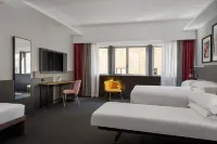 إيكي ههوتل فيرينزي
