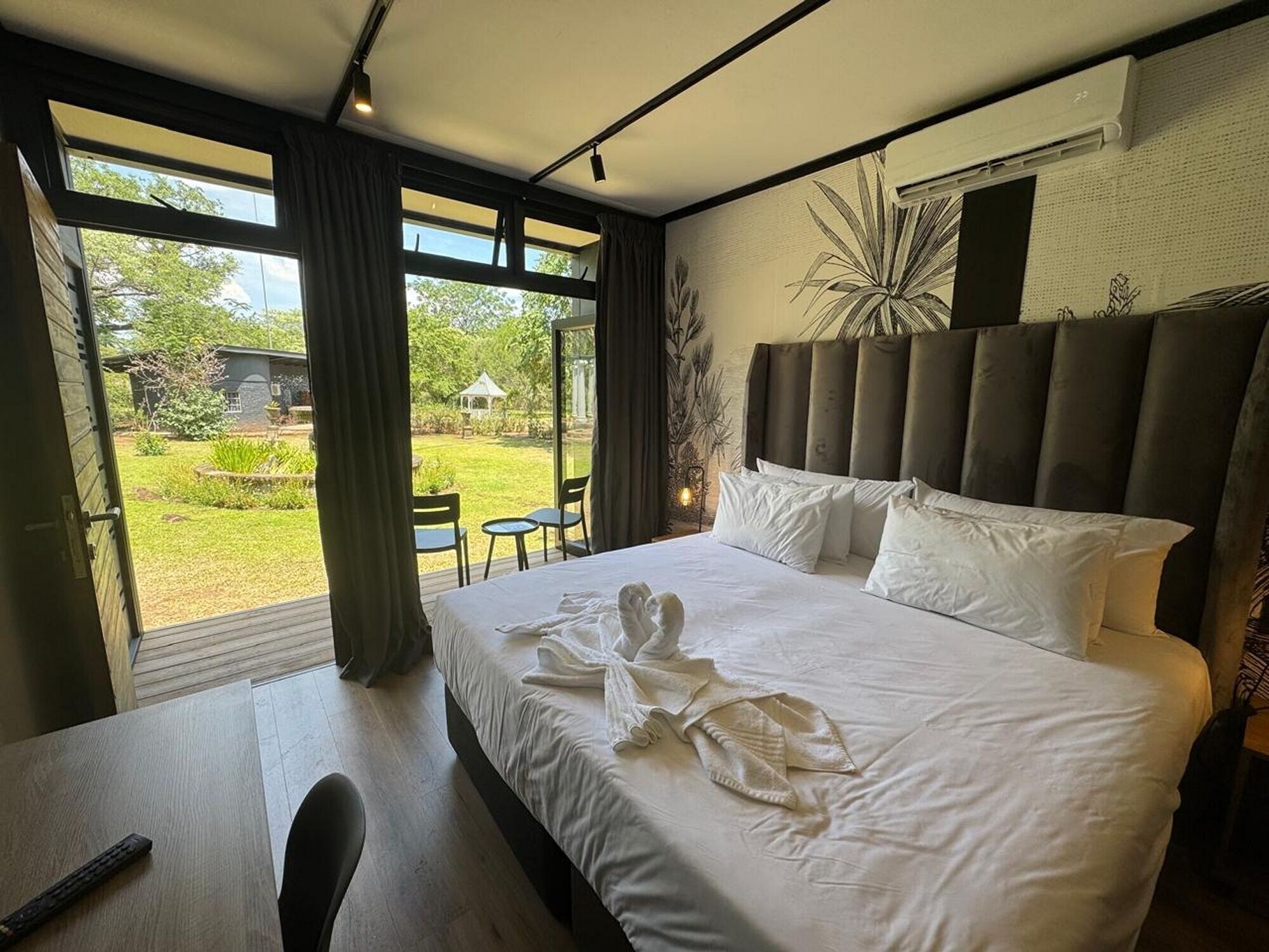 豪华双床房， 2 张单人床