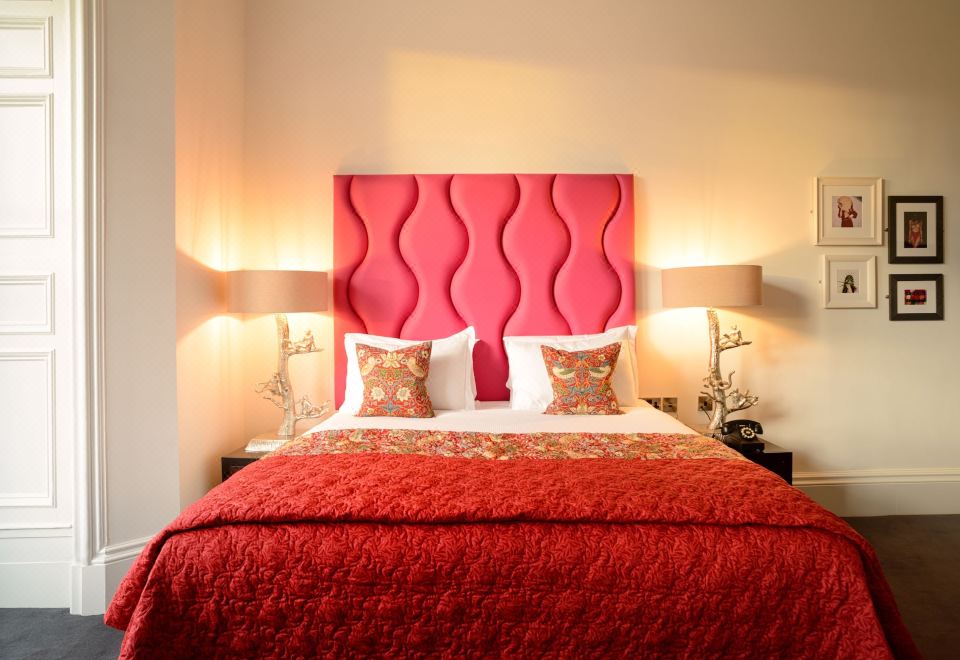 Black IvyStandard Double Room, 1 King Bed, Park View