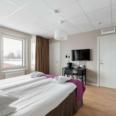 Business King Room-Non-Smoking Best Western Plus Park Airport Hotel Promo Code