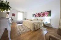 Operetta House Hotels in 