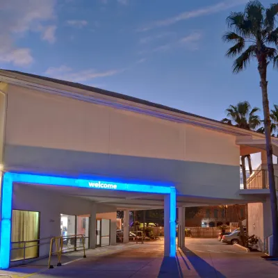 Motel 6 Destin, FL Hotels near Pelican Adventures