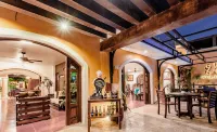 El Zaguán Colonial by GuruHotel