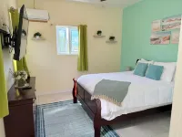 Beach Access House. with Beach Supplies. Ξενοδοχεία στην πόλη 