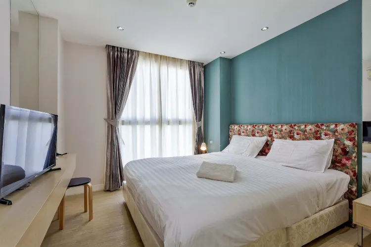 Senior Apartment, 2 Bedrooms, Pool View
