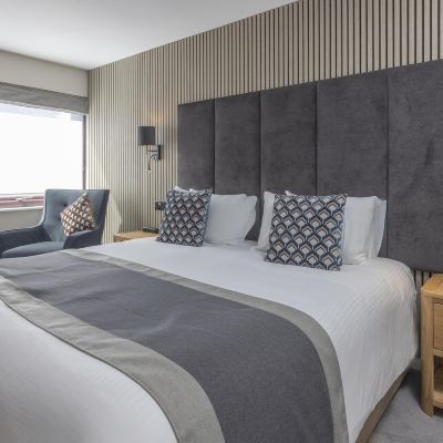 Deluxe King Room-Non-Smoking Crooklands Hotel Promo Code