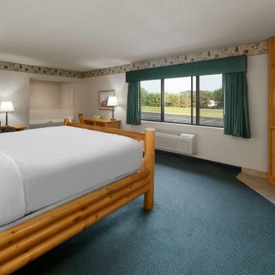 Luxury Suite, 1 King Bed With Sofa Bed, Non Smoking AmeriVu Inn & Suites Promo Code