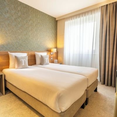 Standard Twin Room Hôtel Turenne Promo Code