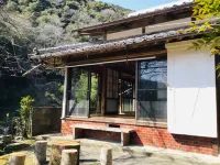 Old Guest House / Sleeping Fox