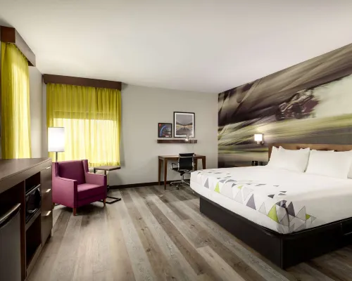 La Quinta Inn & Suites by Wyndham Braselton Hotels in Braselton