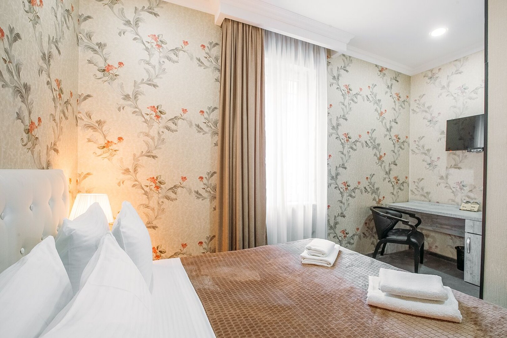 经济无窗双人房（全双人床）